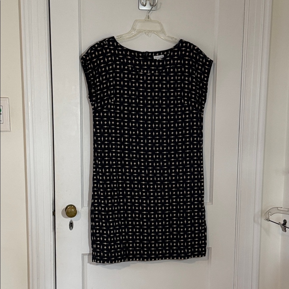 J. Jill Black and Cream 100% Linen Mini Dress with cap sleeves and back zip, XSP
